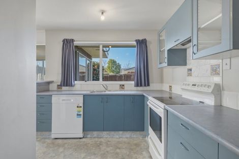 Photo of property in 1/98a Lake Terrace Road, Burwood, Christchurch, 8061