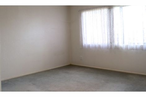 Photo of property in 2/56 Larnoch Road, Henderson, Auckland, 0610