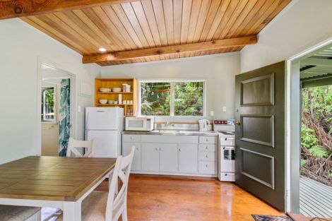 Photo of property in 35 Spencer Road, Lake Tarawera, Rotorua, 3076