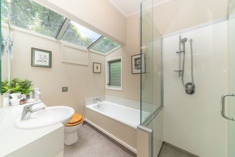 Photo of property in 196 Victoria Avenue, Hokowhitu, Palmerston North, 4410