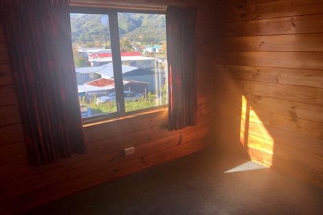 Photo of property in 5 Naseby Grove, Wainuiomata, Lower Hutt, 5014