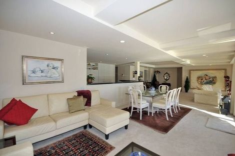 Photo of property in 9/310 Oriental Parade, Oriental Bay, Wellington, 6011