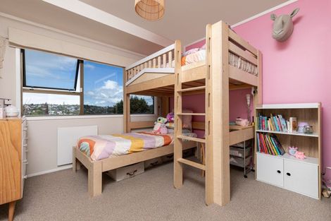 Photo of property in 33 Montclair Rise, Browns Bay, Auckland, 0630