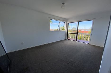 Photo of property in 54 Potter Avenue, Northcote, Auckland, 0627