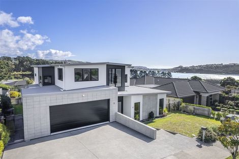 Photo of property in 4 The Fjord, Aotea, Porirua, 5024