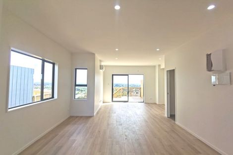 Photo of property in 9b Crestview Rise, Papakura, 2110