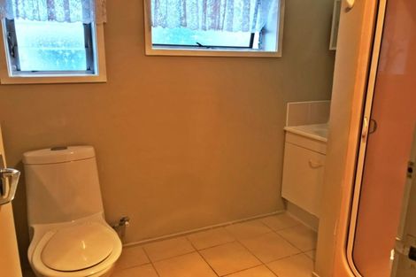 Photo of property in 2/81 Arran Road, Browns Bay, Auckland, 0630