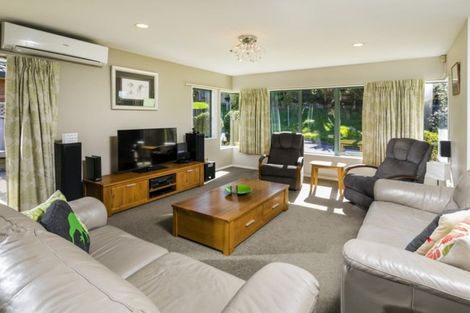 Photo of property in 6 Falstone Lane, Browns Bay, Auckland, 0630