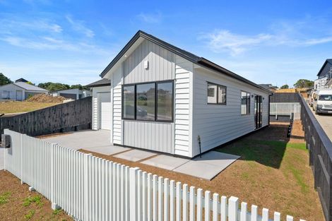 Photo of property in 52 Whakairo Crescent, Gulf Harbour, Whangaparaoa, 0930
