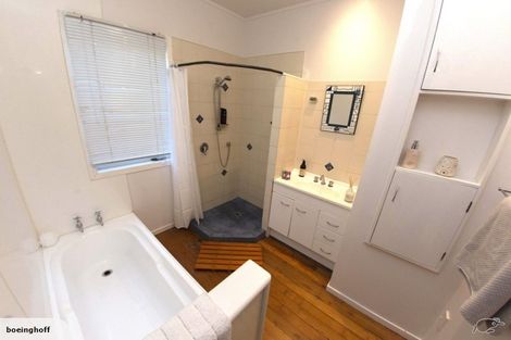 Photo of property in 6 Willowbrook Place, Titirangi, Auckland, 0604