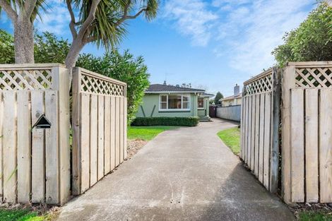 Photo of property in 53 Gray Avenue, Paraparaumu Beach, Paraparaumu, 5032
