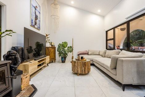 Photo of property in 719 Scenic Drive, Henderson Valley, Auckland, 0612