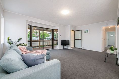 Photo of property in 14 Alidade Place, Massey, Auckland, 0614
