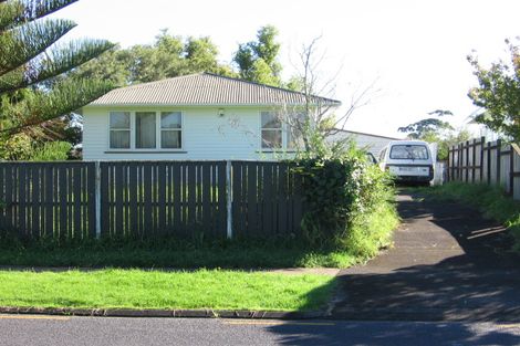 Photo of property in 27 Edgewater Drive, Pakuranga, Auckland, 2010