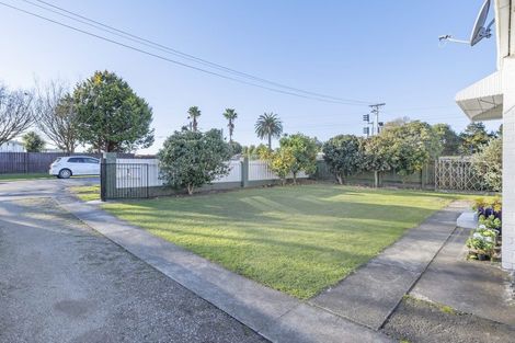 Photo of property in 1/35 Waterview Road West, Takanini, 2112