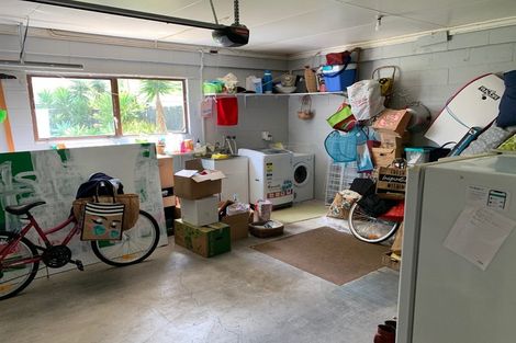 Photo of property in 2/75 Cliff View Drive, Green Bay, Auckland, 0604