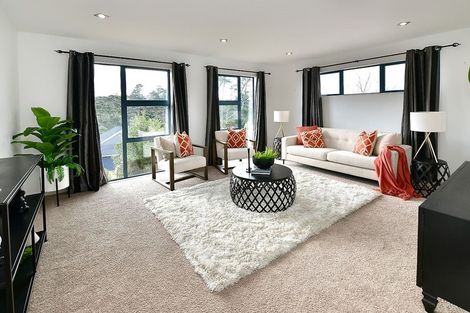 Photo of property in 4 Roberts Road, Matakatia, Whangaparaoa, 0930