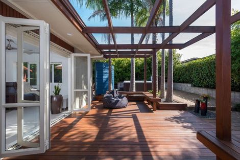 Photo of property in 24 Tyrian Close, Half Moon Bay, Auckland, 2012