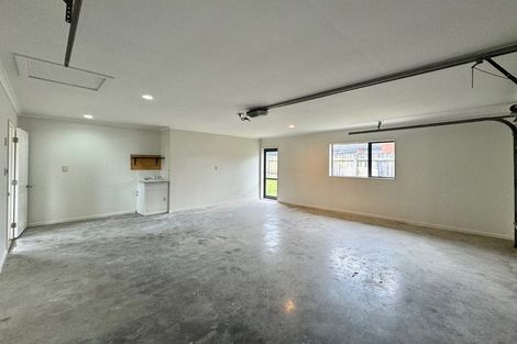 Photo of property in 76 Pitt Avenue, Clendon Park, Auckland, 2103