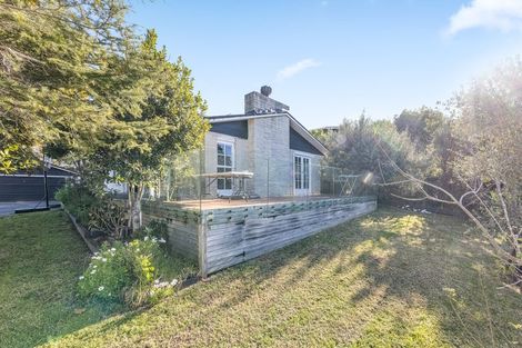 Photo of property in 2 King Richard Place, Browns Bay, Auckland, 0630