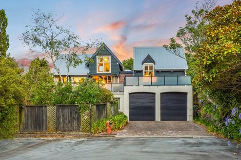 Photo of property in 5 Newnham Court, Tawa, Wellington, 5028