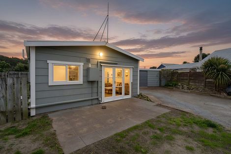 Photo of property in 16 Hydrabad Drive, Waitarere Beach, Levin, 5510