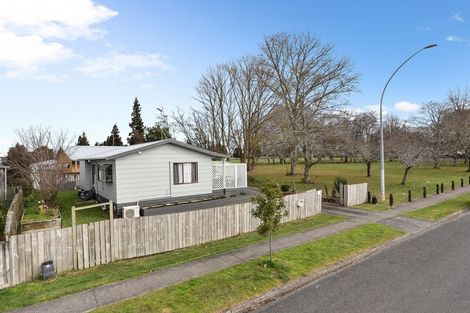 Photo of property in 393 Kahikatea Drive, Dinsdale, Hamilton, 3204