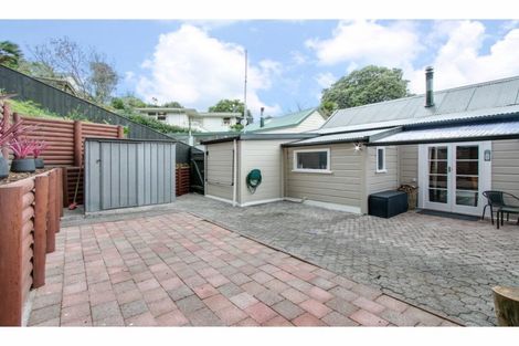 Photo of property in 85 Milton Road, Bluff Hill, Napier, 4110