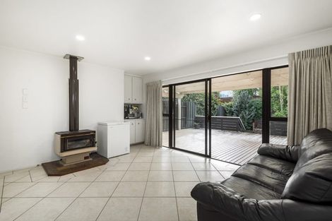 Photo of property in 3 Trevone Place, Forrest Hill, Auckland, 0620