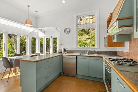 Photo of property in 36 Sutherland Crescent, Melrose, Wellington, 6023