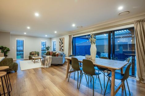 Photo of property in 11 Te Hoiere Street, Aotea, Porirua, 5024