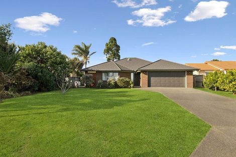 Photo of property in 24 Cloverlea Place, Pukekohe, 2120