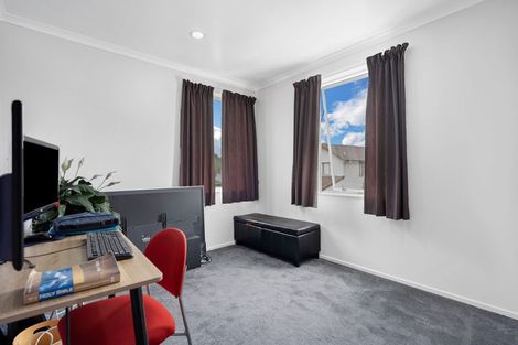 Photo of property in 52 Bruce Pulman Drive, Takanini, 2112