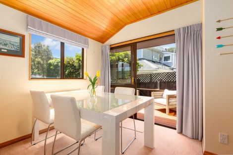 Photo of property in 2/16 Cheviot Road, Lowry Bay, Lower Hutt, 5013