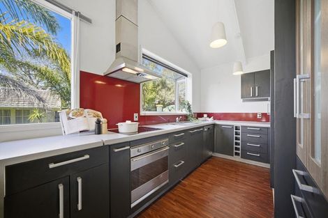 Photo of property in 15 Nor'east Drive, Northcross, Auckland, 0632
