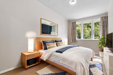 Photo of property in 6b Waikaremoana Place, Pakuranga Heights, Auckland, 2010