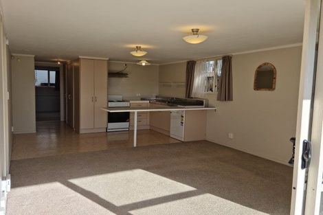 Photo of property in 32 Lewis Road, Pakuranga, Auckland, 2010