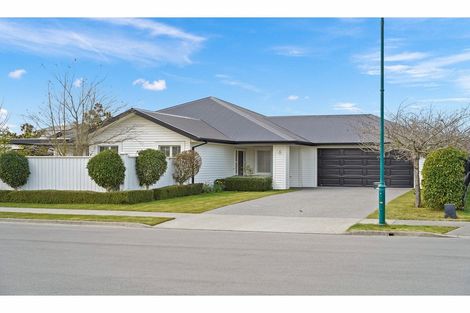 Photo of property in 2 Noble Close, Rangiora, 7400