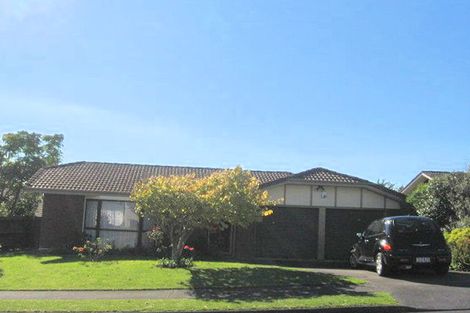 Photo of property in 57 Dalwhinnie Parade, Highland Park, Auckland, 2010