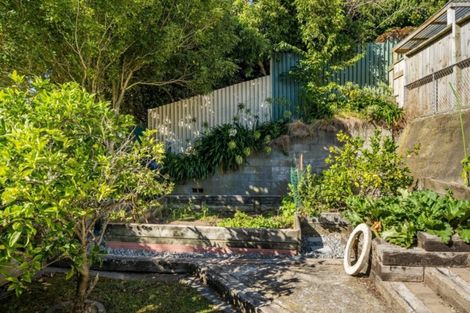 Photo of property in 4 Bell Street, Tawa, Wellington, 5028