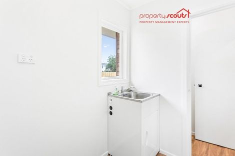 Photo of property in 16 Serjeant Street, Henderson, Auckland, 0612