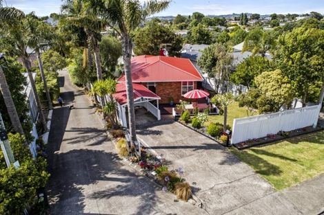 Photo of property in 2/6 Patons Road, Howick, Auckland, 2014