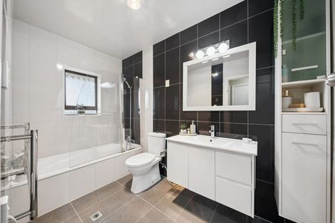 Photo of property in 3 Mckean Avenue, Manurewa, Auckland, 2102