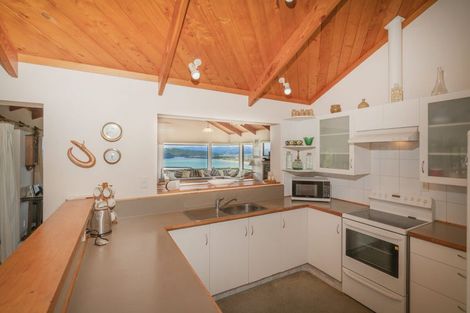 Photo of property in 107 Centennial Drive, Whitianga, 3510