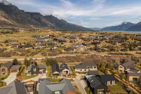 Photo of property in 7 Kerrera Lane, Jacks Point, Queenstown, 9371