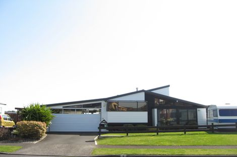 Photo of property in 8 Marchant Place, Westown, New Plymouth, 4310