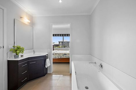 Photo of property in The Strand, 4/16 Ronald Street, Strandon, New Plymouth, 4312