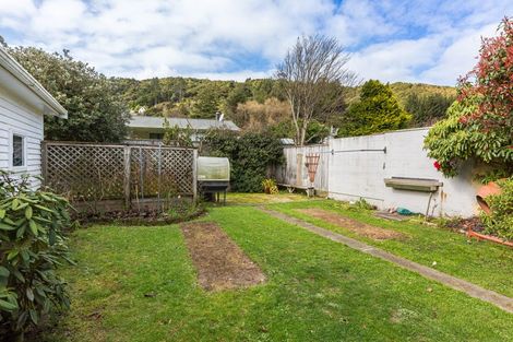 Photo of property in 22 Parenga Street, Wainuiomata, Lower Hutt, 5014
