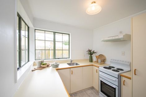 Photo of property in 6 Sovereign Court, West End, Palmerston North, 4410