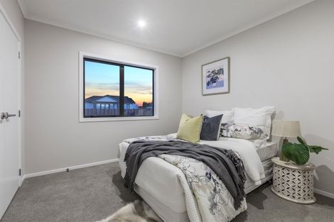 Photo of property in 8 Vogwill Road, Kumeu, 0810